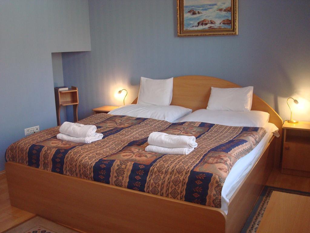 Hotel Arany Trofea Eger Exterior photo